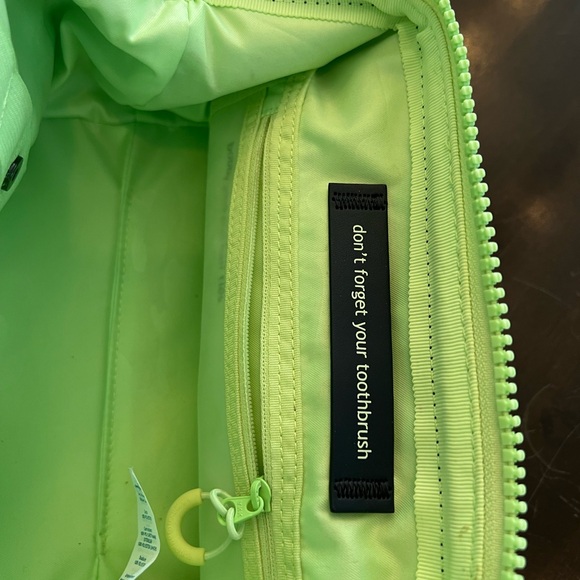 Authentic Lululemon Mind & Body Multi-Use Toiletry Bag  Color: Inkwell - Picture 4 of 10